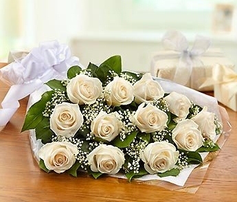 A Dozen White Rose Bouquet